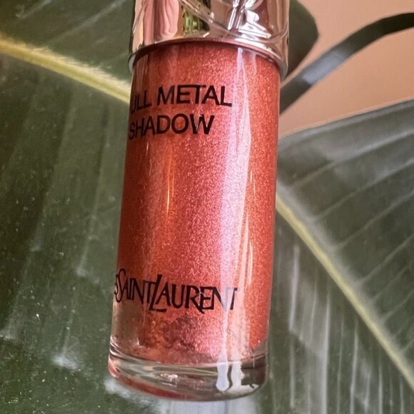 Yves Saint Laurent  YSL Full Metal Shadow  Metallic Shine Shade: 5 Steamy Coral - Picture 3 of 7